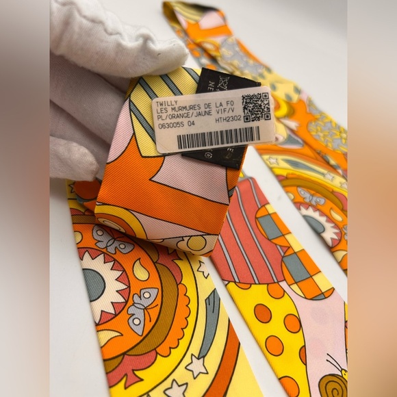HERMES LES MURMURES DE LA FORET Set Of 2 Twilly New With Tags Orange Jaune Vif - Picture 6 of 9